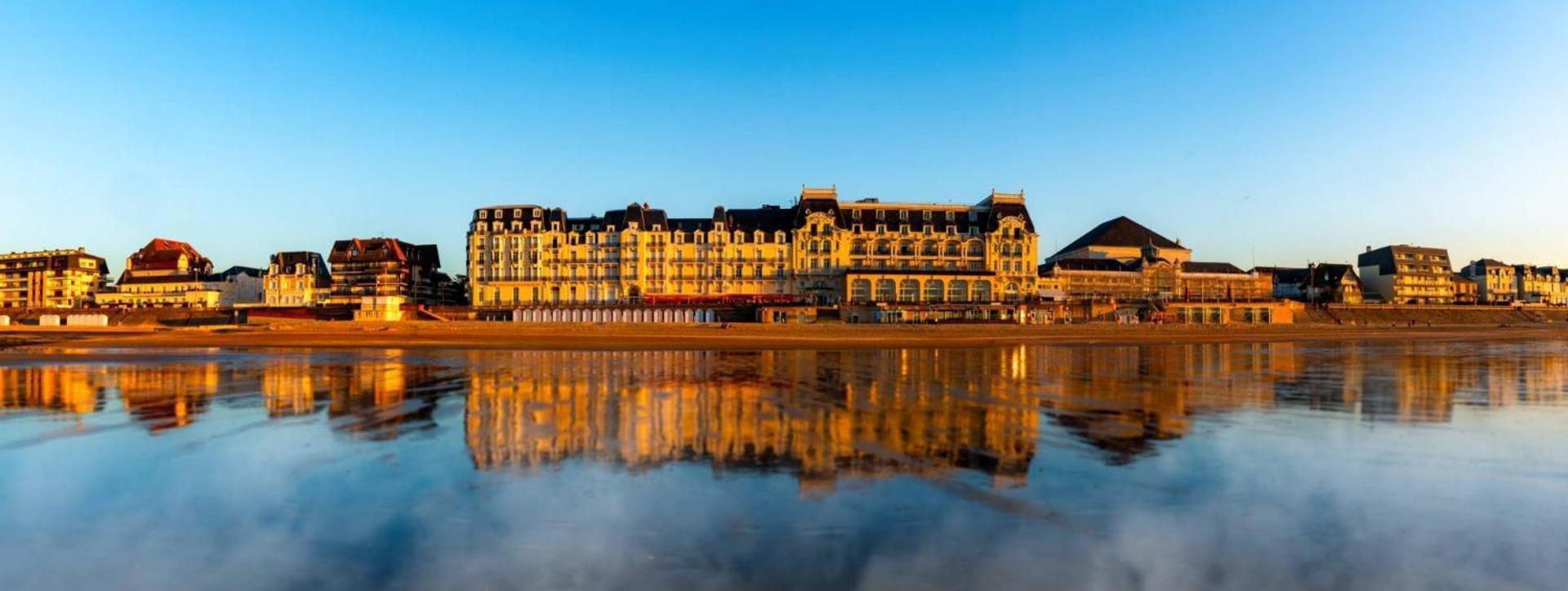 La Maison Du Pays D'Auge Troarn Extérieur photo